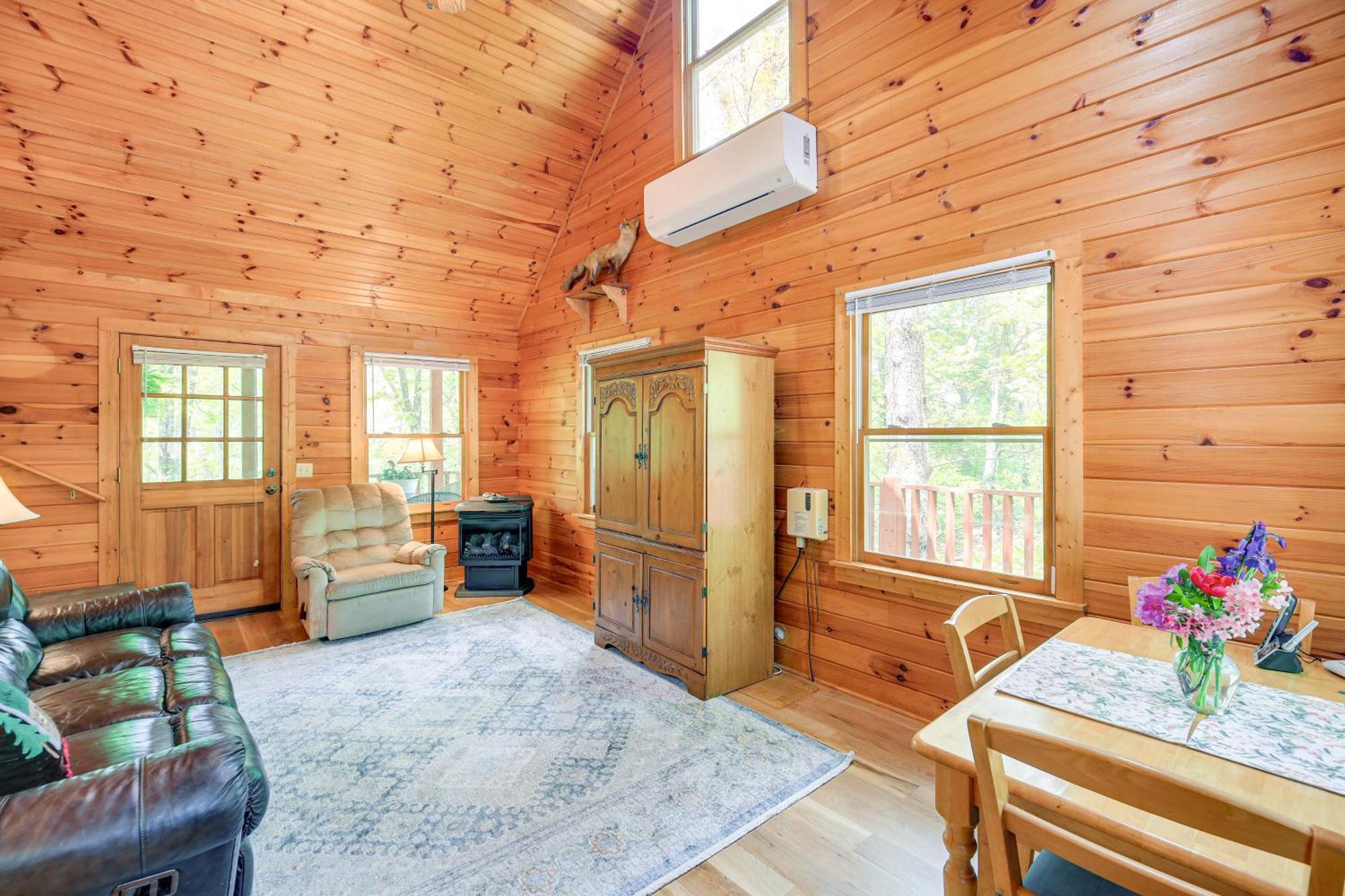 Quaint Blue Ridge Cabin Rental With On-Site Stream! Sparta Esterno foto