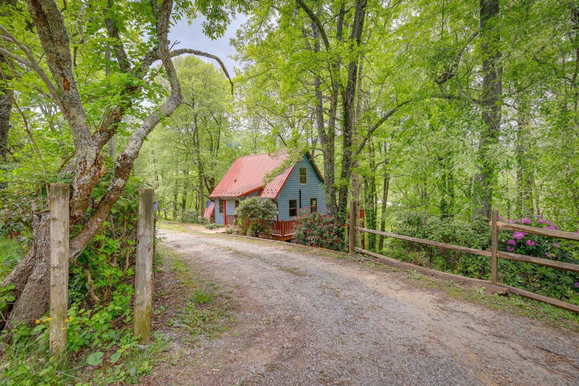 Quaint Blue Ridge Cabin Rental With On-Site Stream! Sparta Esterno foto